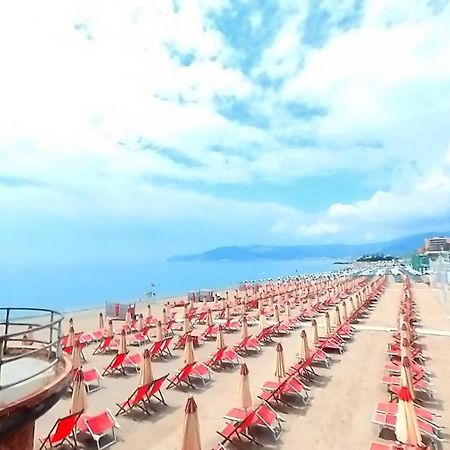 Tra Centro E Mare - Intero Appartamento Con Parcheggio Savona Eksteriør billede