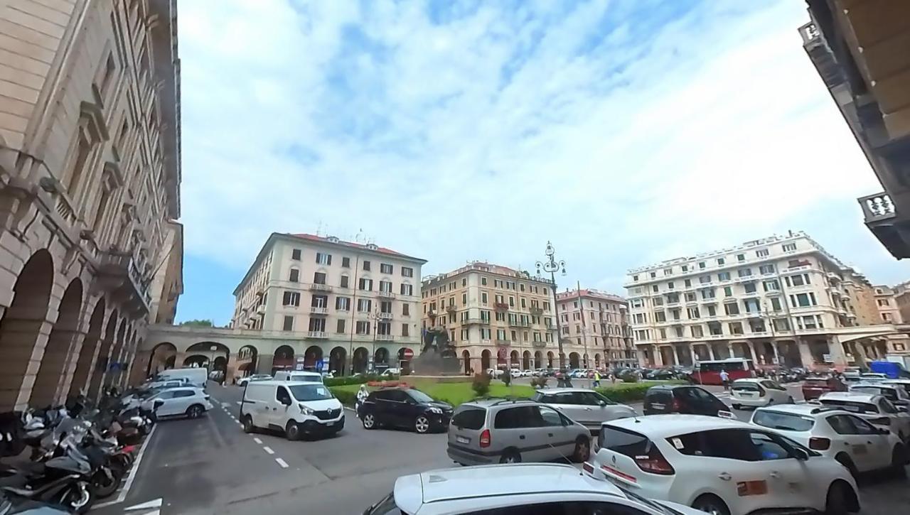 Tra Centro E Mare - Intero Appartamento Con Parcheggio Savona Eksteriør billede