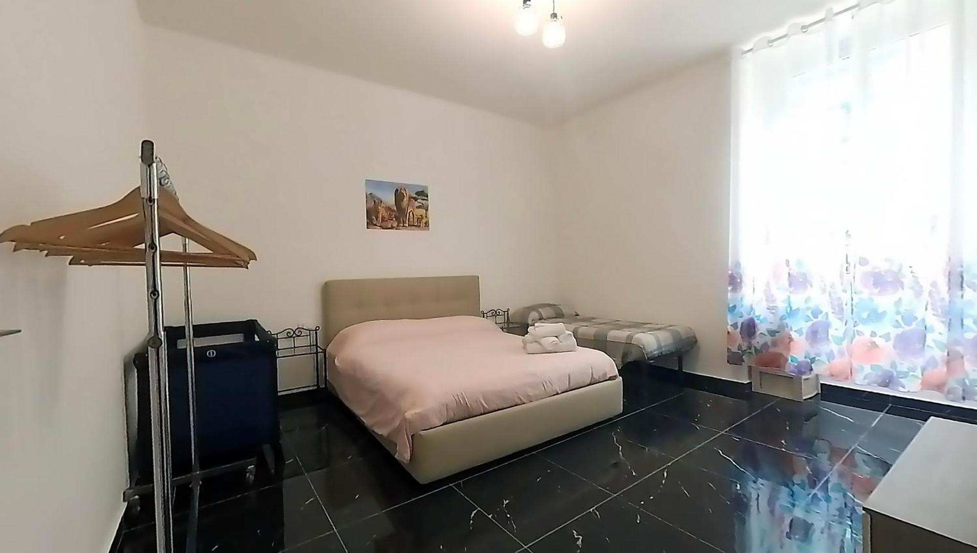 Tra Centro E Mare - Intero Appartamento Con Parcheggio Savona Eksteriør billede